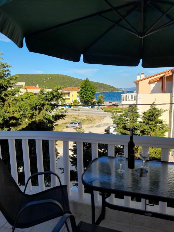 El Sol Apartment Néa Péramos Екстериор снимка
