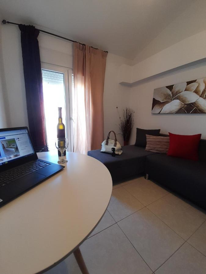El Sol Apartment Néa Péramos Екстериор снимка