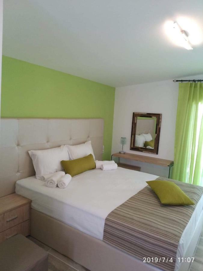 El Sol Apartment Néa Péramos Екстериор снимка